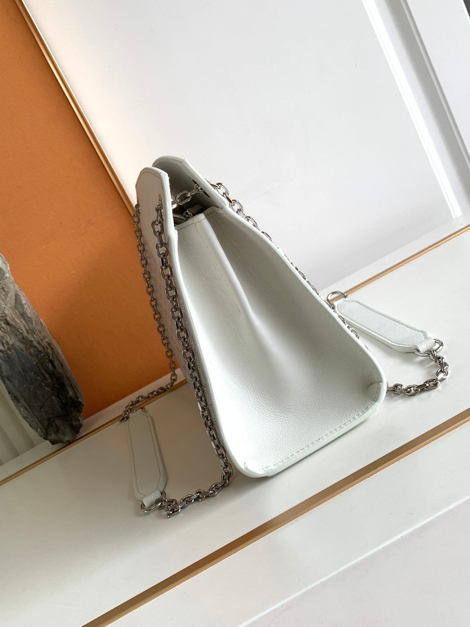 Goyard Rouette 8819 (white)