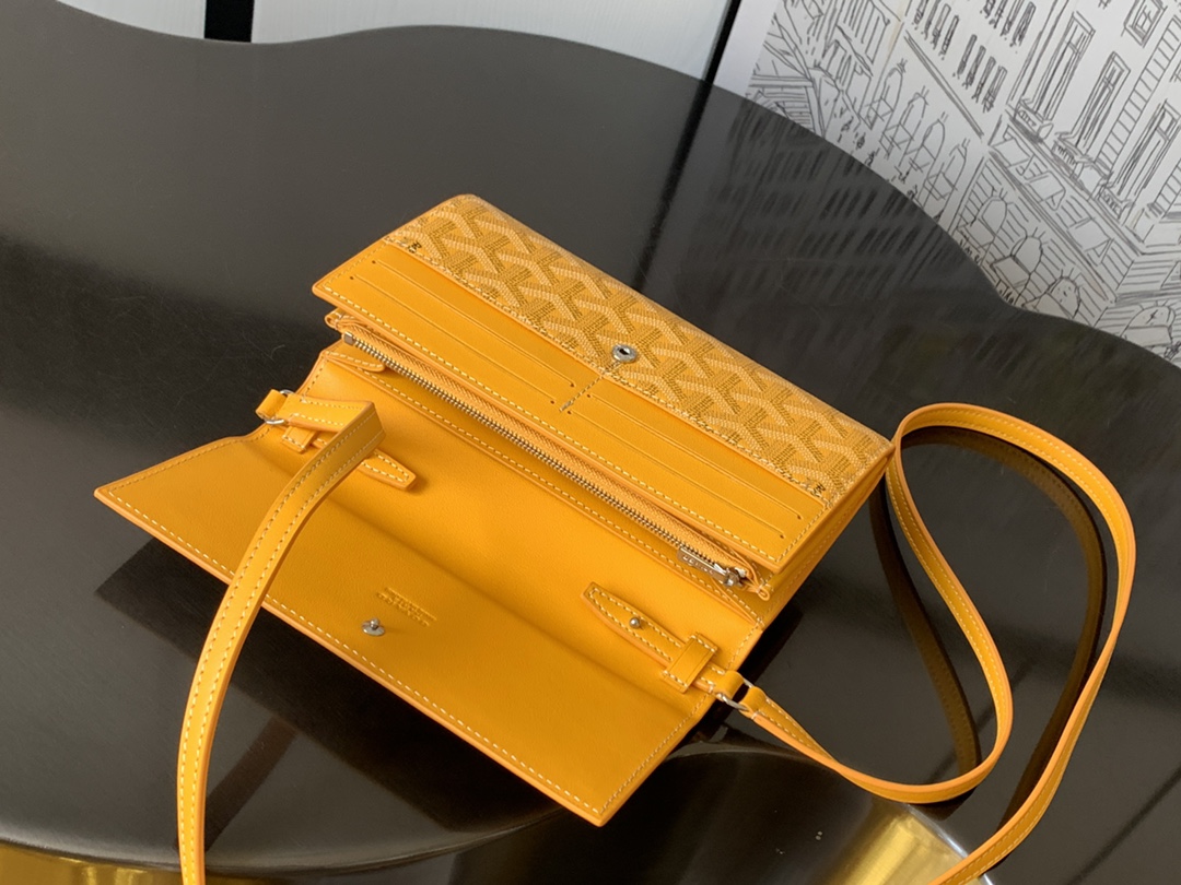 Goyard Varenne M8118 (yellow)