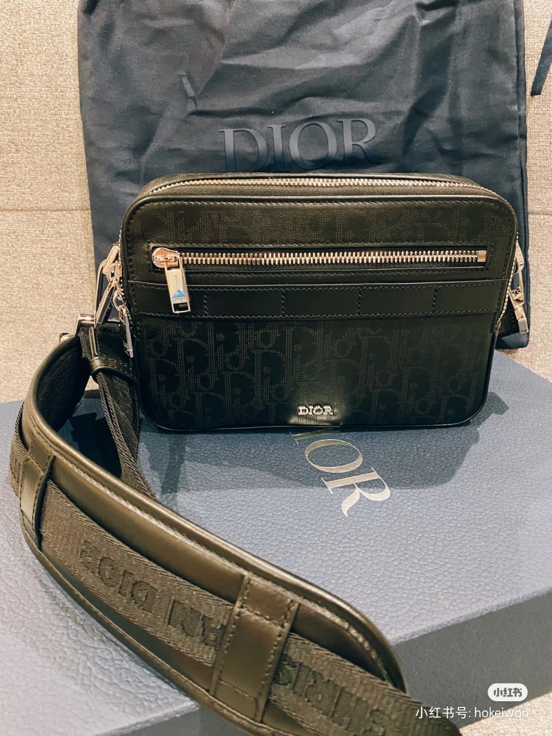 Túi Xách Nam Dior Oblique Màu Đen 9820