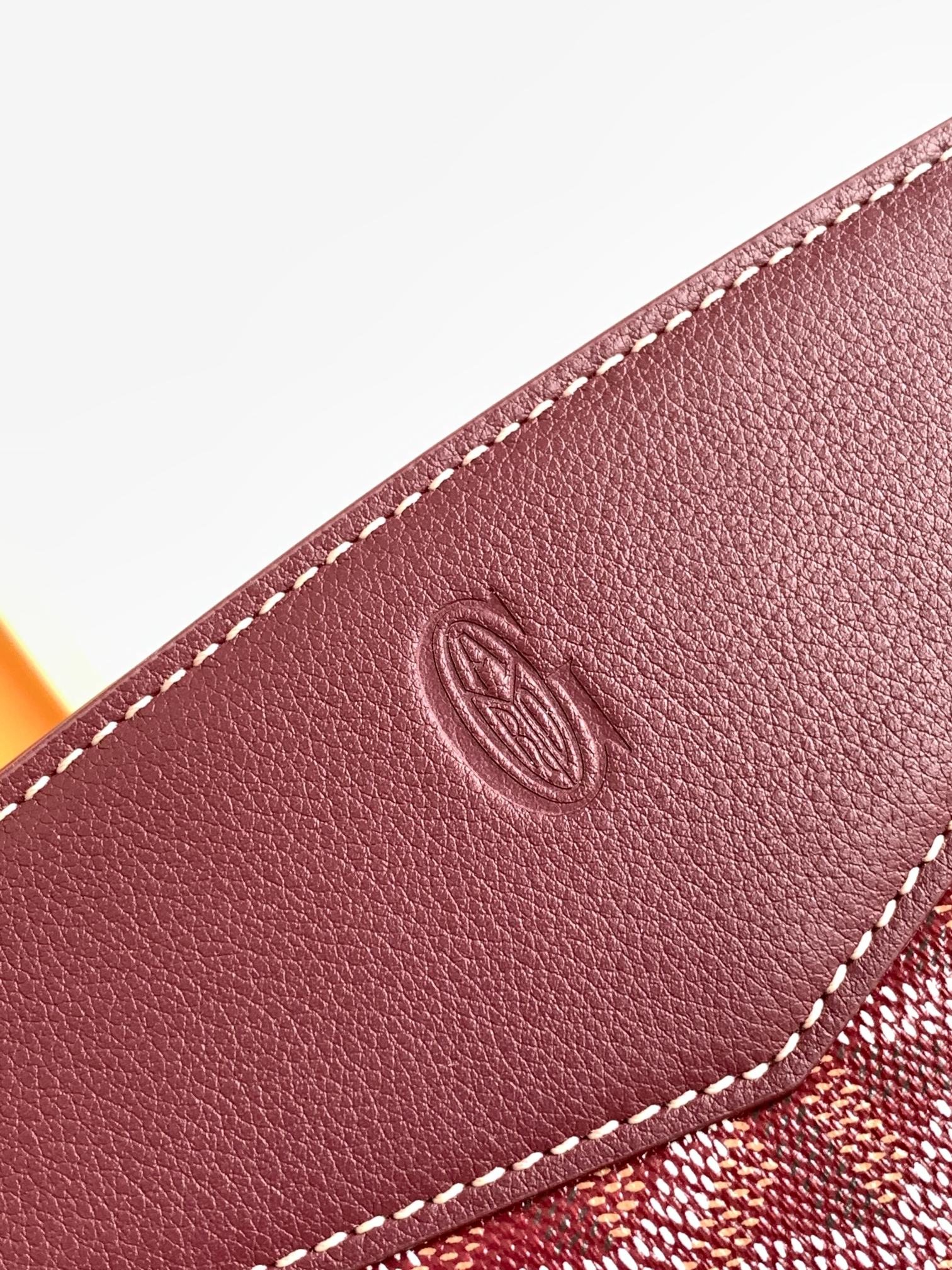 Goyard Rouette 8819 (red)