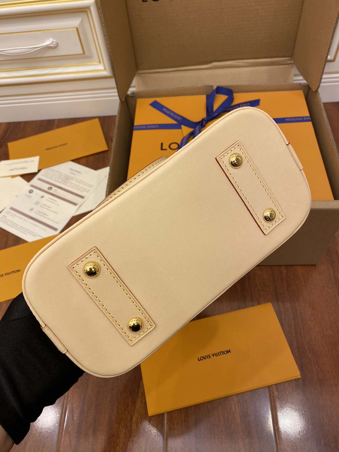 Túi Xách Nữ Louis Vuitton LV Alma BB Bag M53152 Màu Nâu Đen