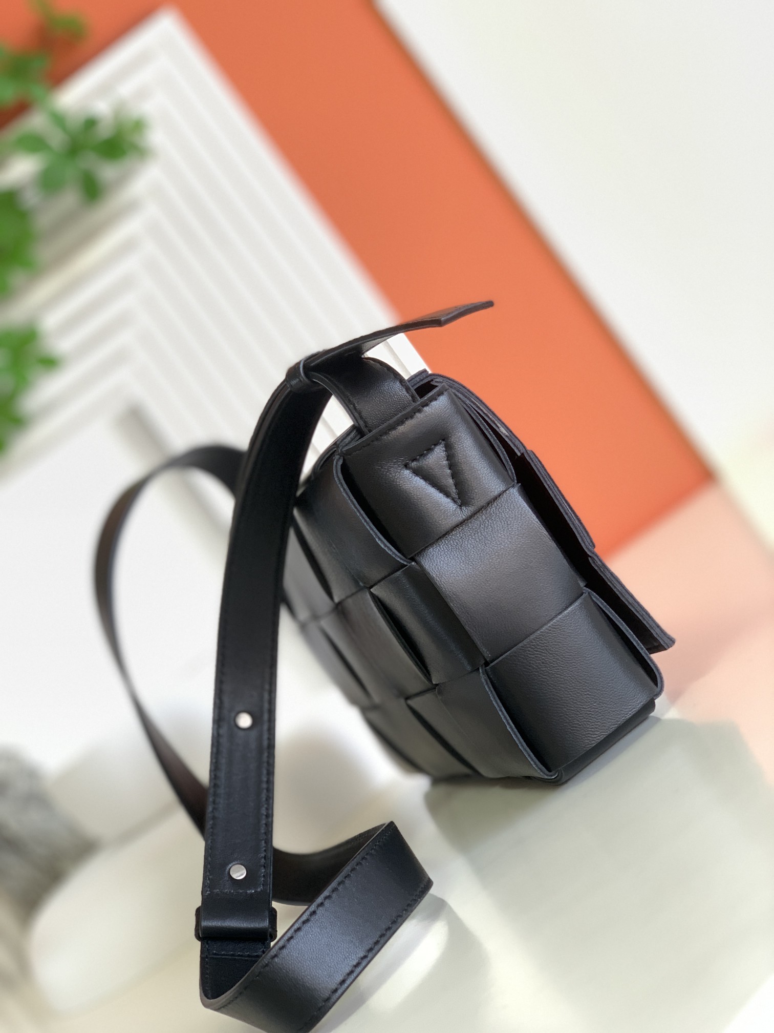 Bottega Veneta Cassette Màu Đen 