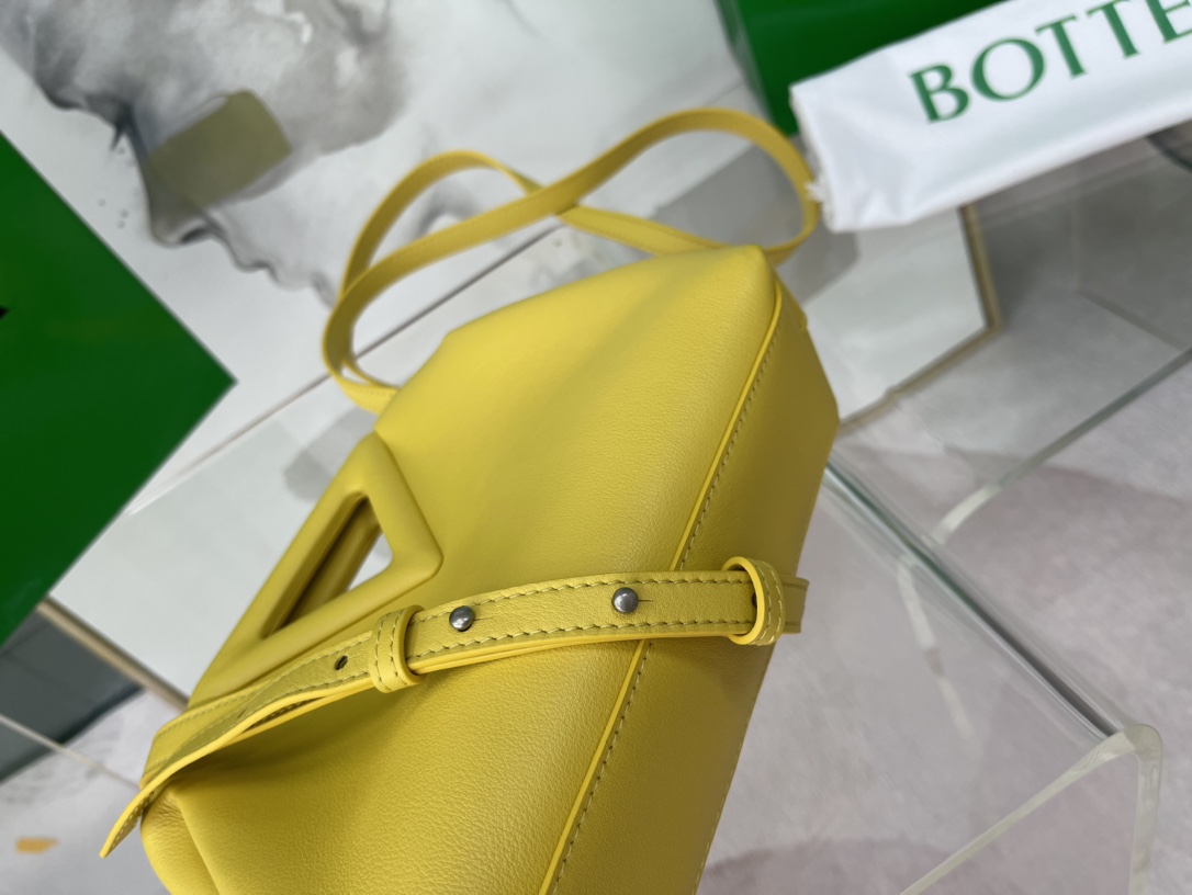 Bottega Veneta Poin Màu Vàng 