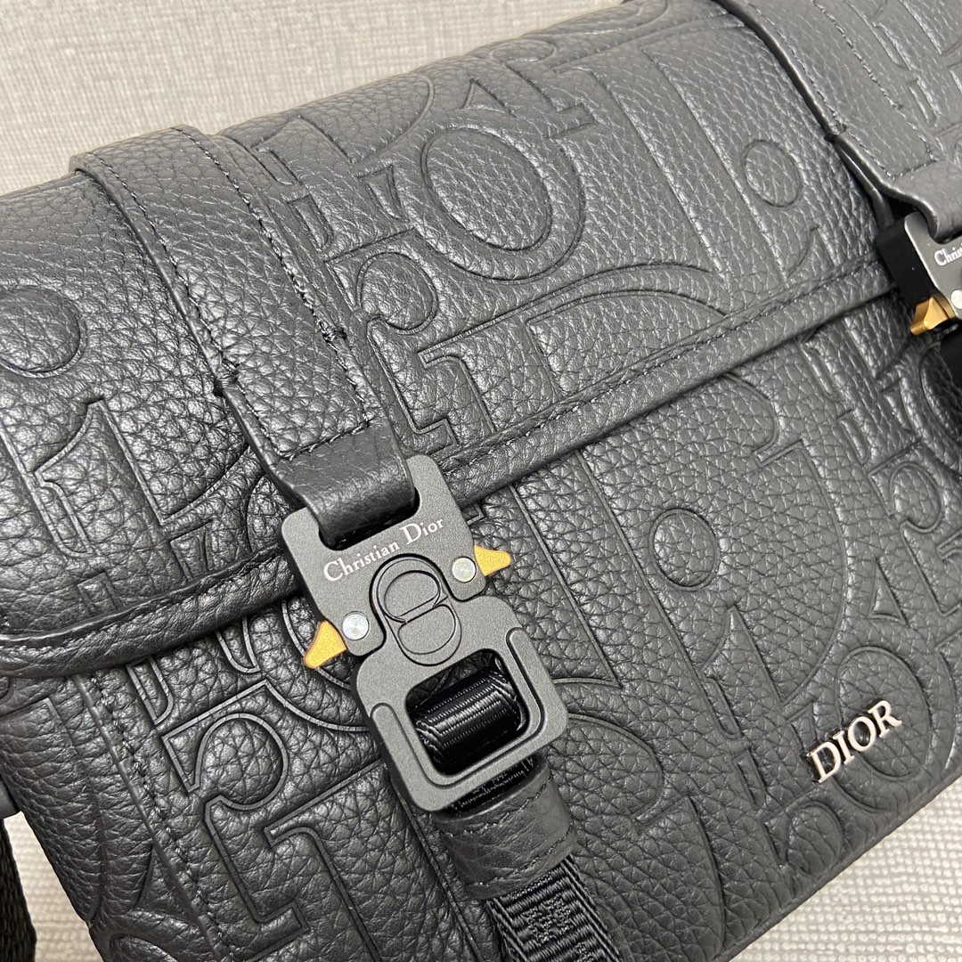 Túi xách Dior nam 9254 màu đen 
