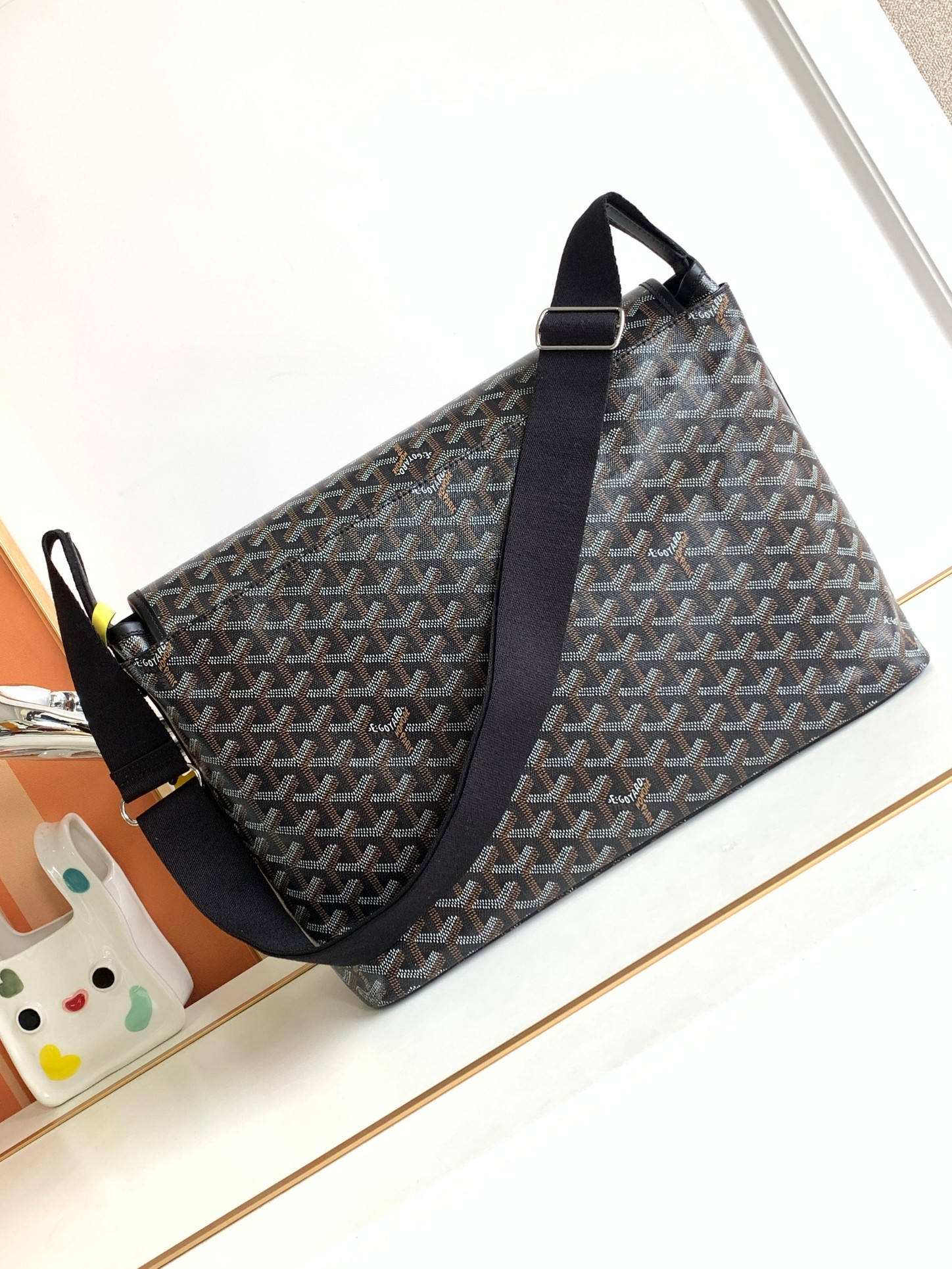 Túi xách Goyard 8130 màu đen
