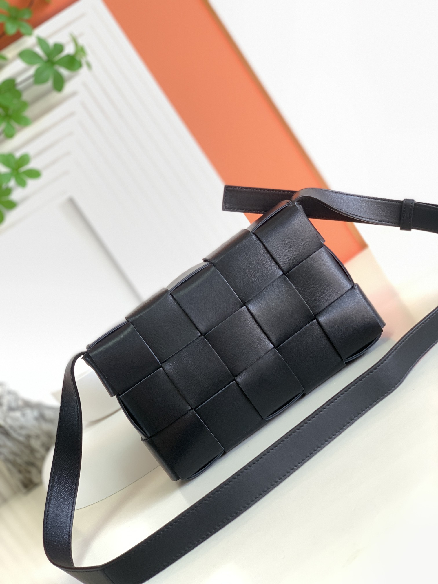 Bottega Veneta Cassette Màu Đen 