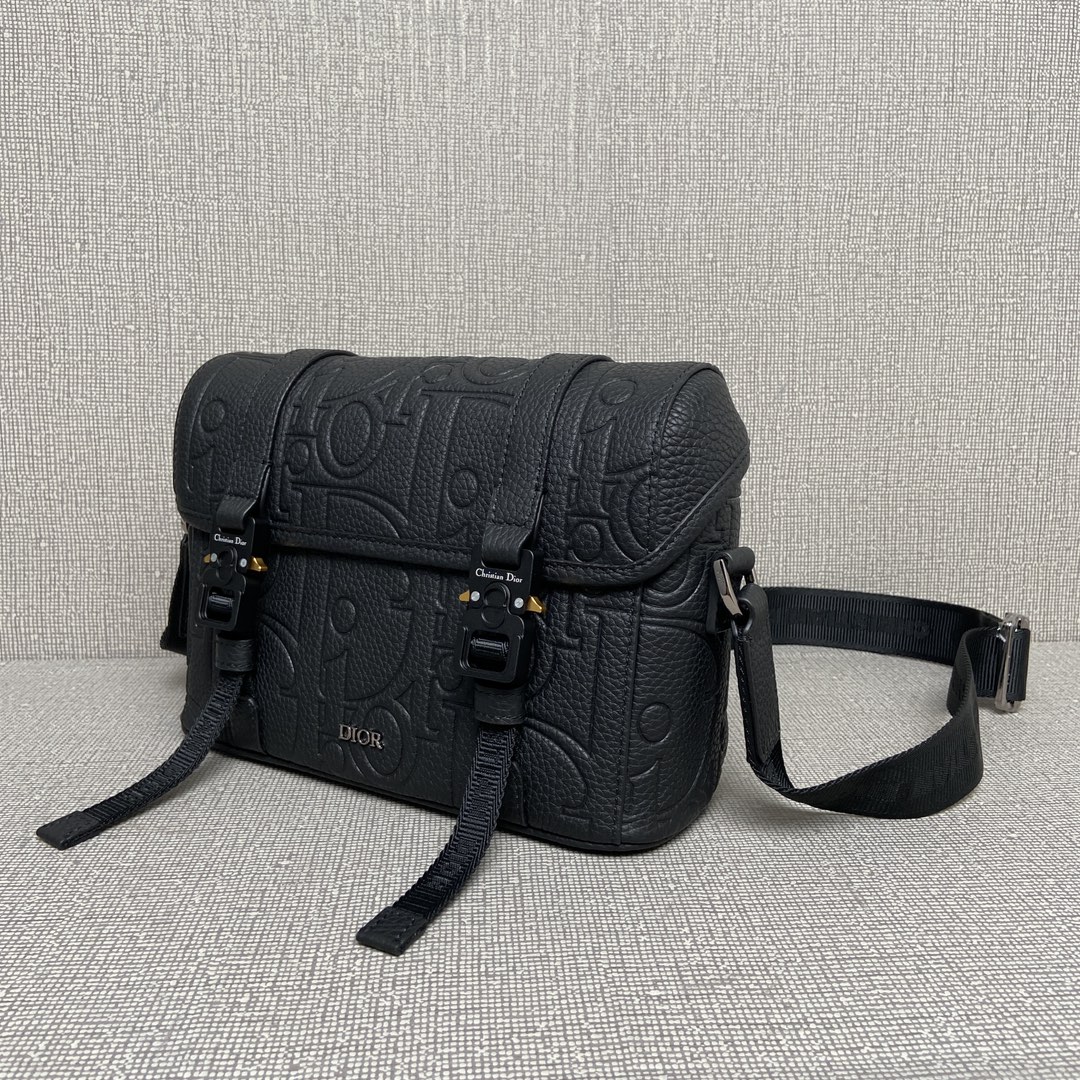 Túi xách Dior nam 9254 màu đen 
