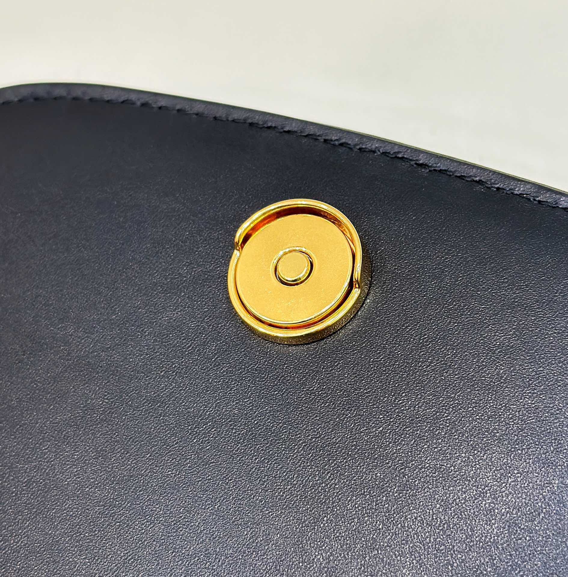 TÚI XÁCH NỮ FENDI 8622s 