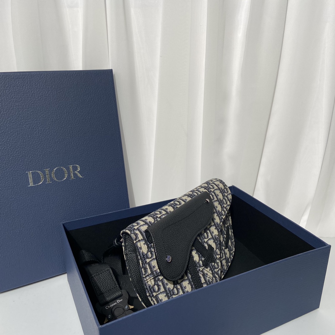 Túi Xách Nam Dior Oblique Màu Trắng 80014