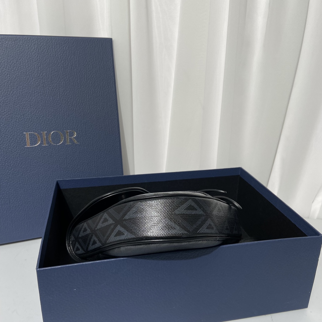 Túi Xách Dior Nam Diamond Màu Đen 9922