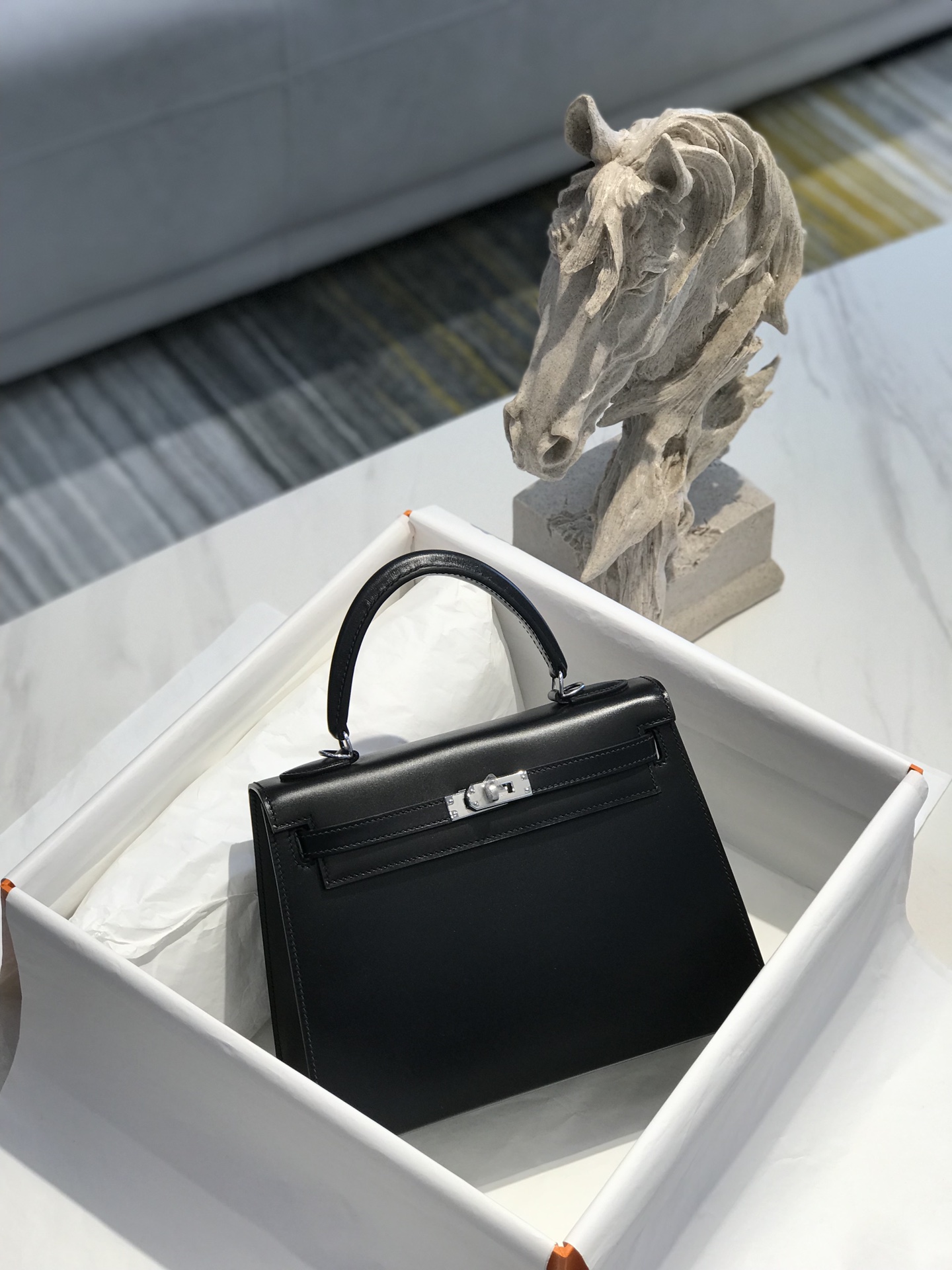 Túi xách hermes kelly box màu đen 
