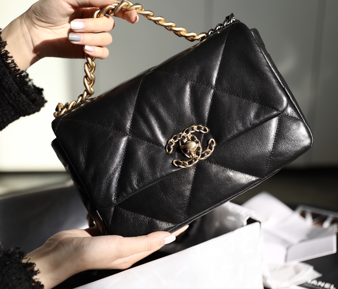 Túi xách Chanel C19 Bag đen 