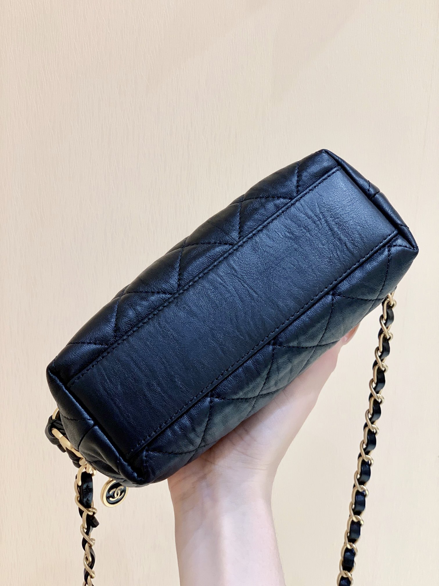 Túi Xách Chanel Small Hobo Bag Màu Đen AS2479