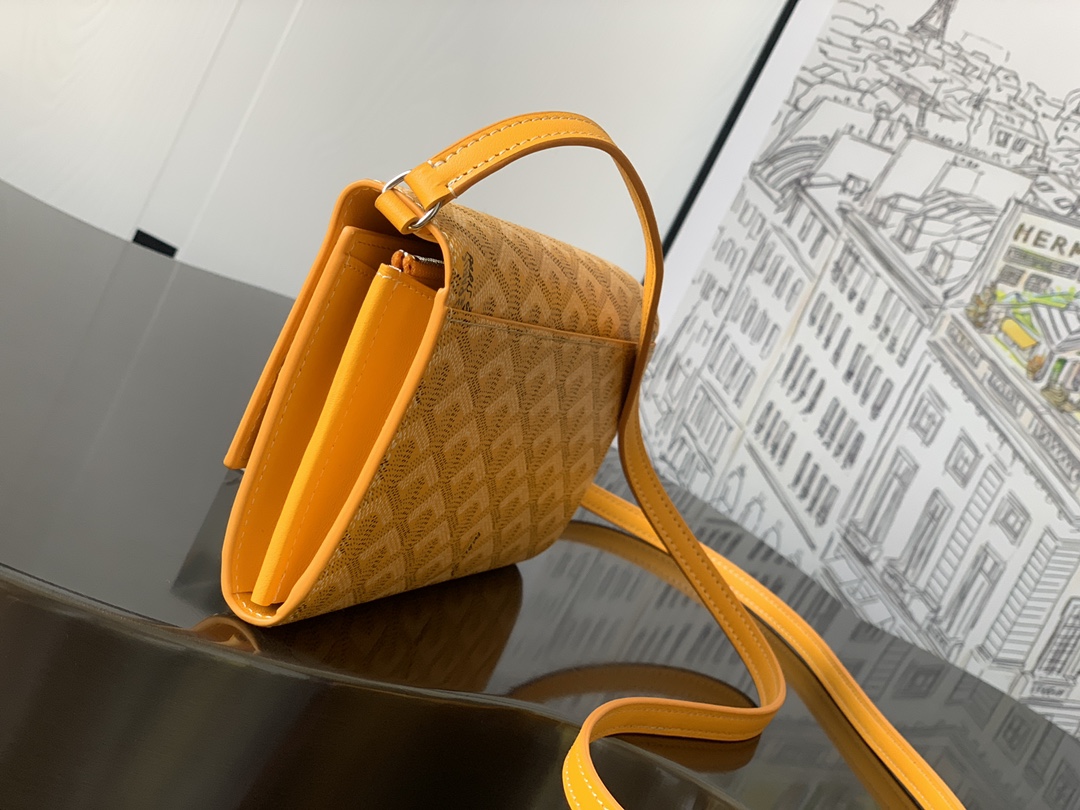 Goyard Varenne M8118 (yellow)