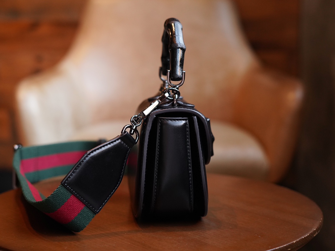 Túi Xách Nữ Gucci Bamboo 1947 686864 Màu Đen 
