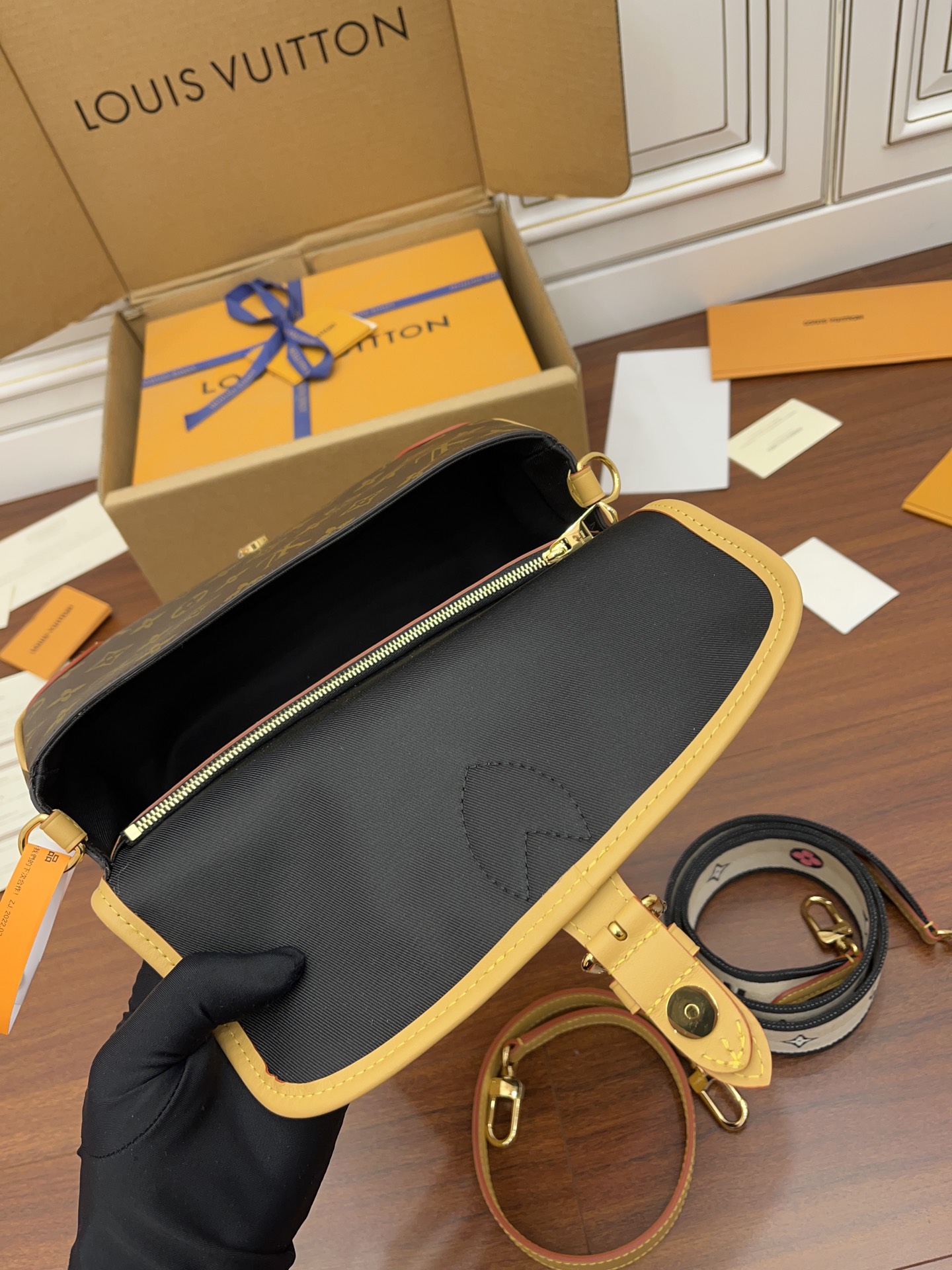 DIANE M45985