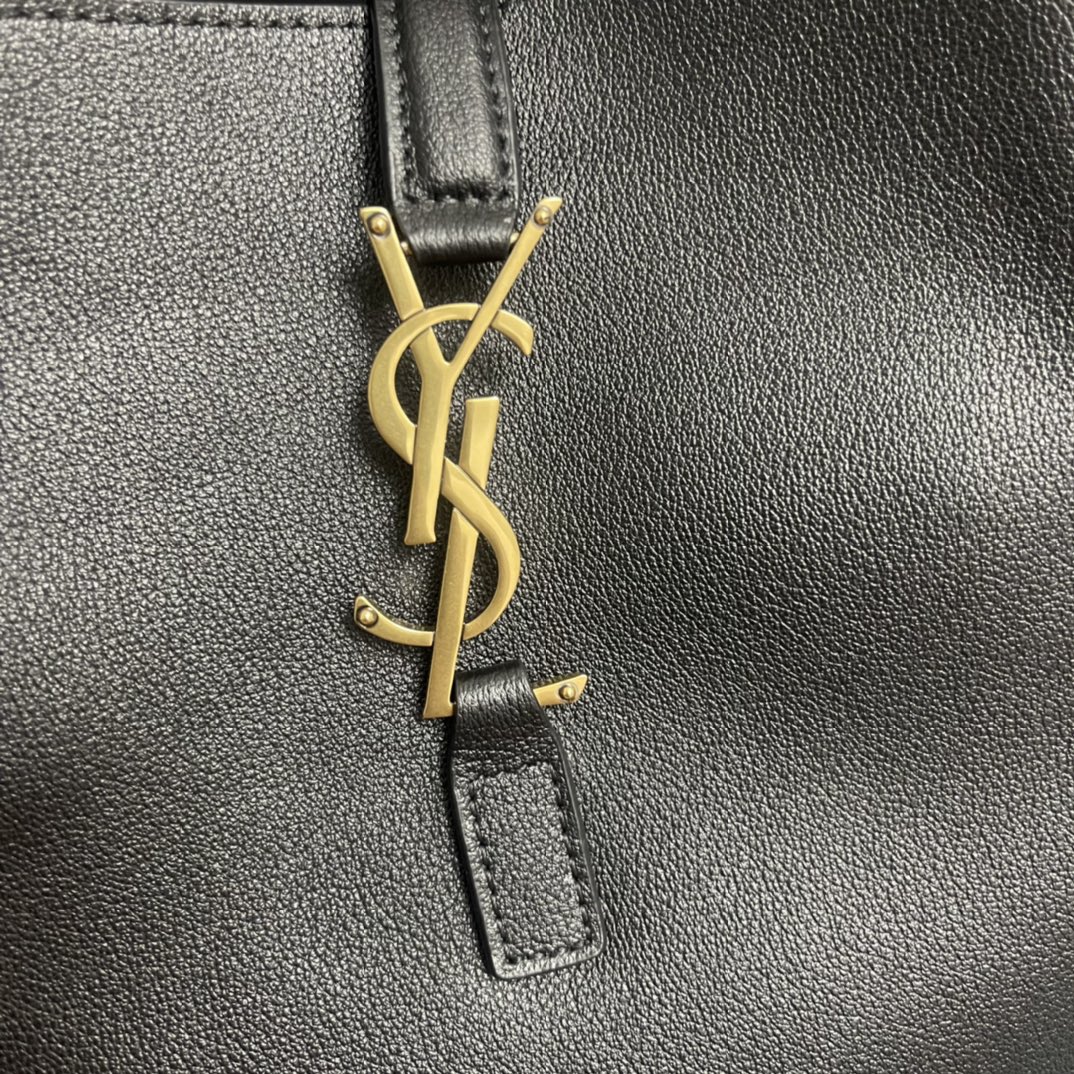 Túi xách YSL LE 5À7 HOBO màu đen 713938
