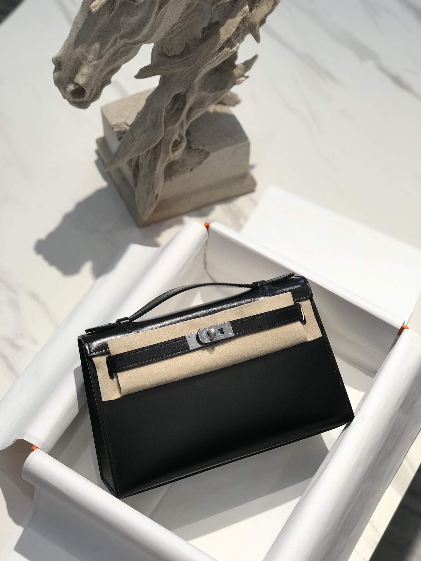 Túi xách hermes minikelly box màu đen 