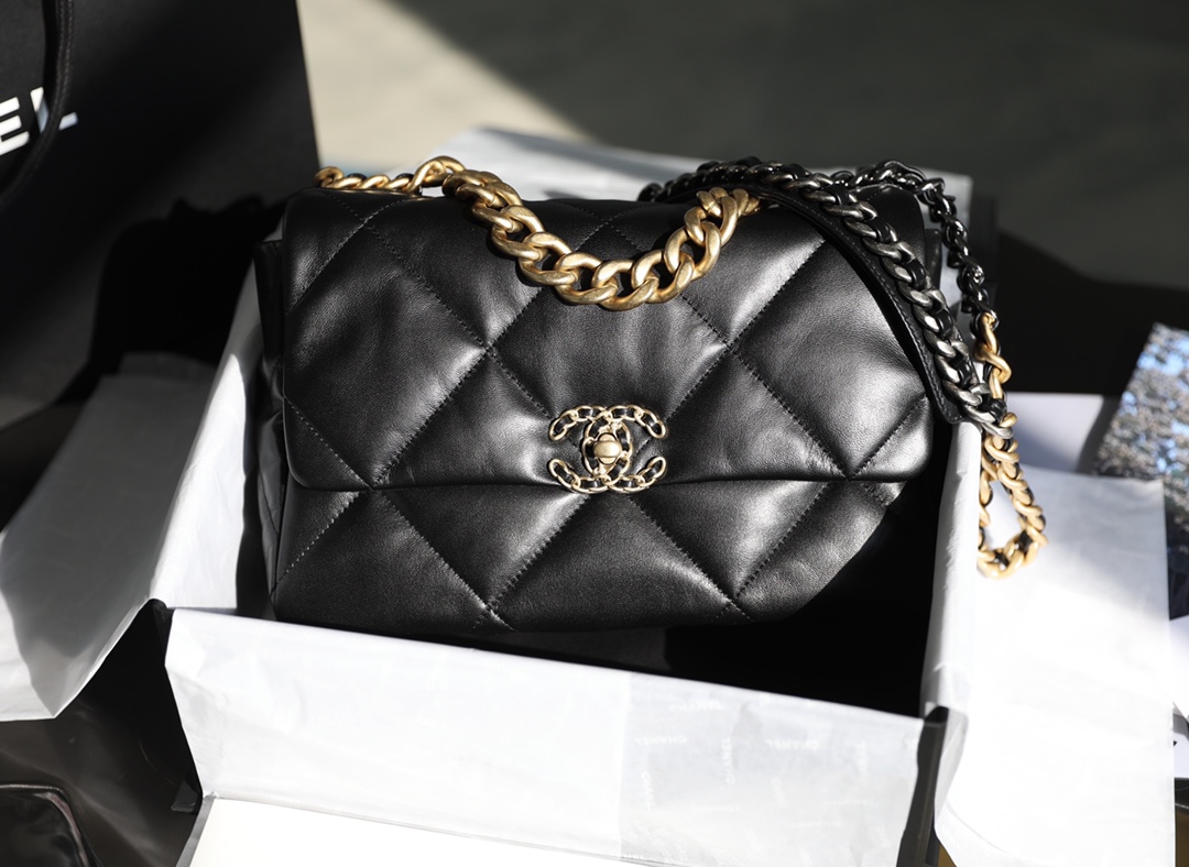 Túi xách Channel C19 bag đen 