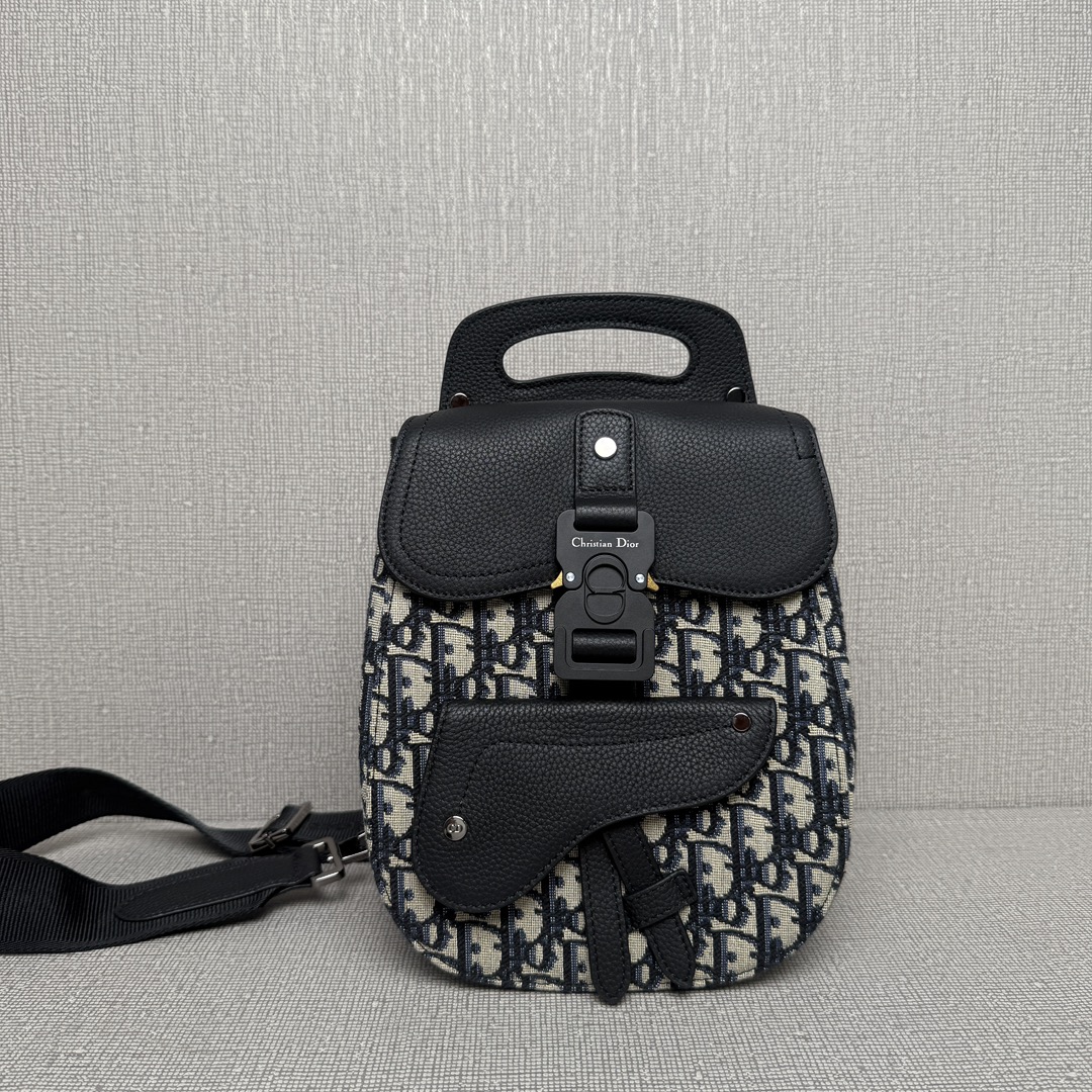 Túi đeo chéo Nam Dior Oblique 9224 màu trắng 