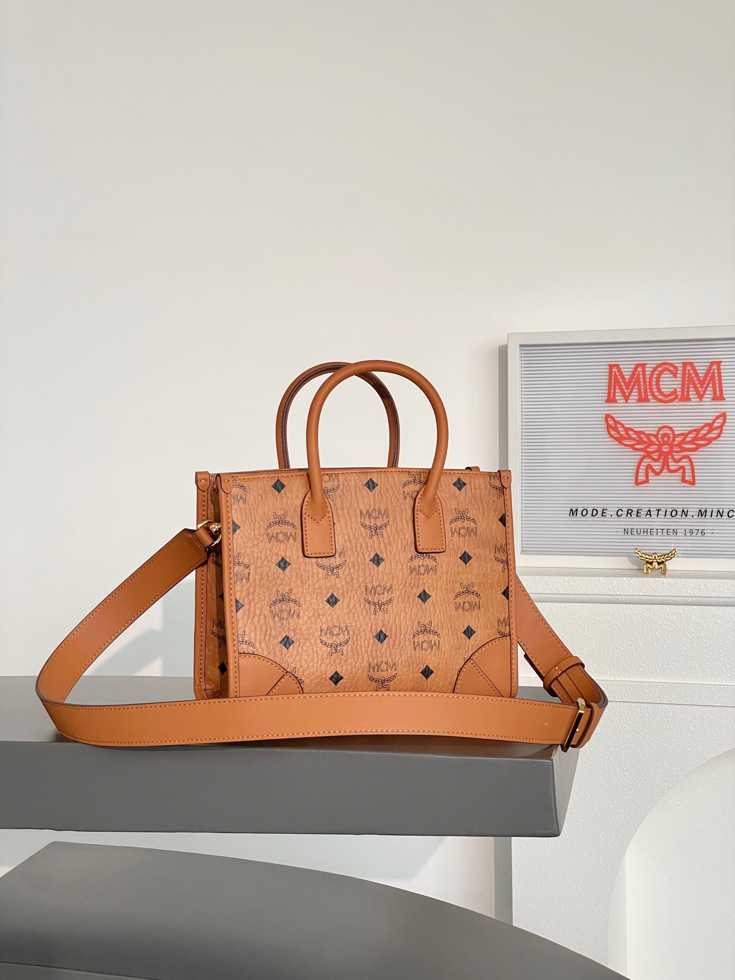 MCM MUNCHEN VISETOS 02CO001 (BROWN)