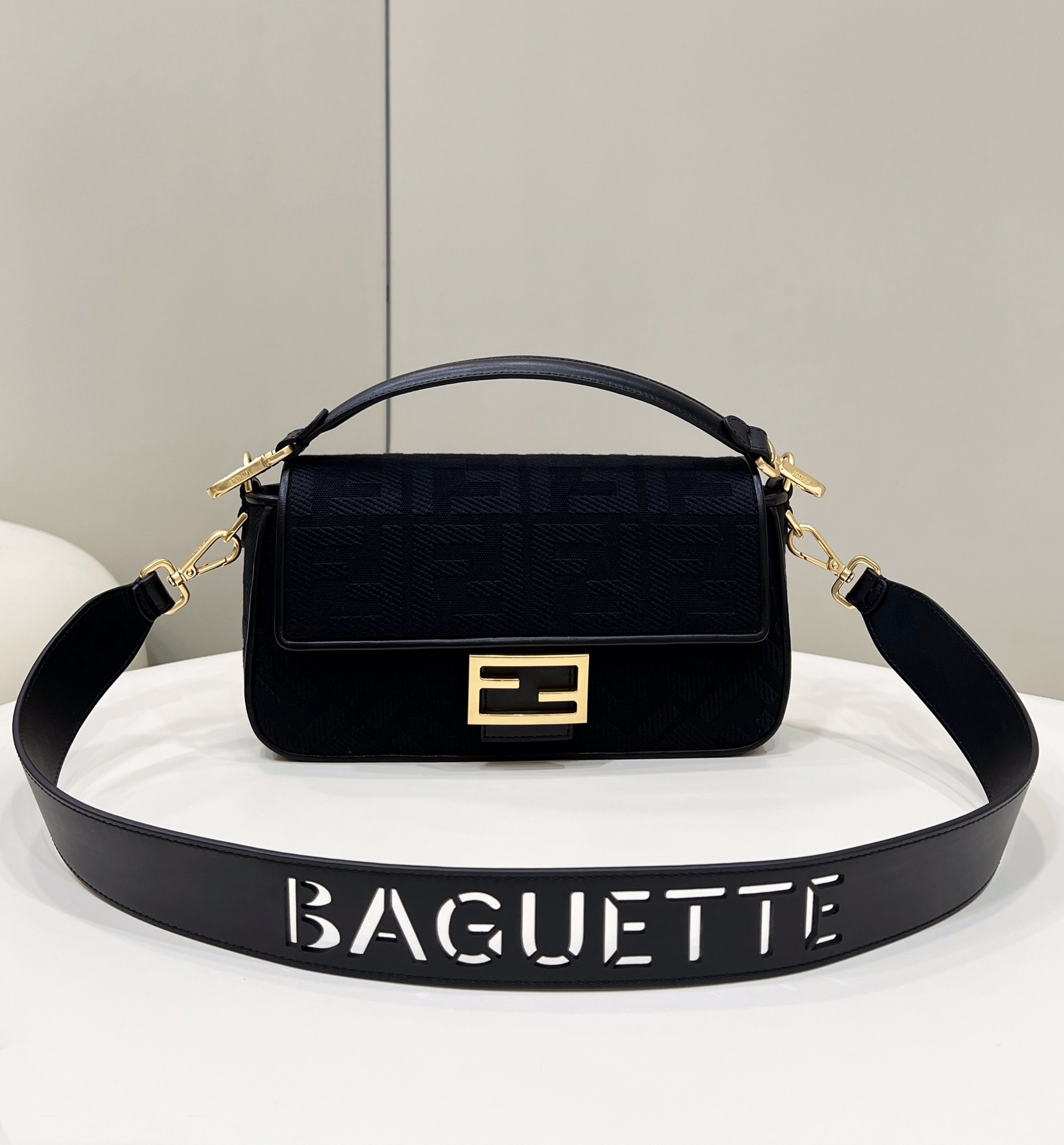 TÚI CỔ ĐIỂN 8598 FENDI 