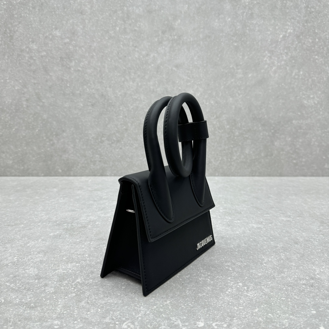 Túi Xách Jacquemus P98869 Màu Đen 