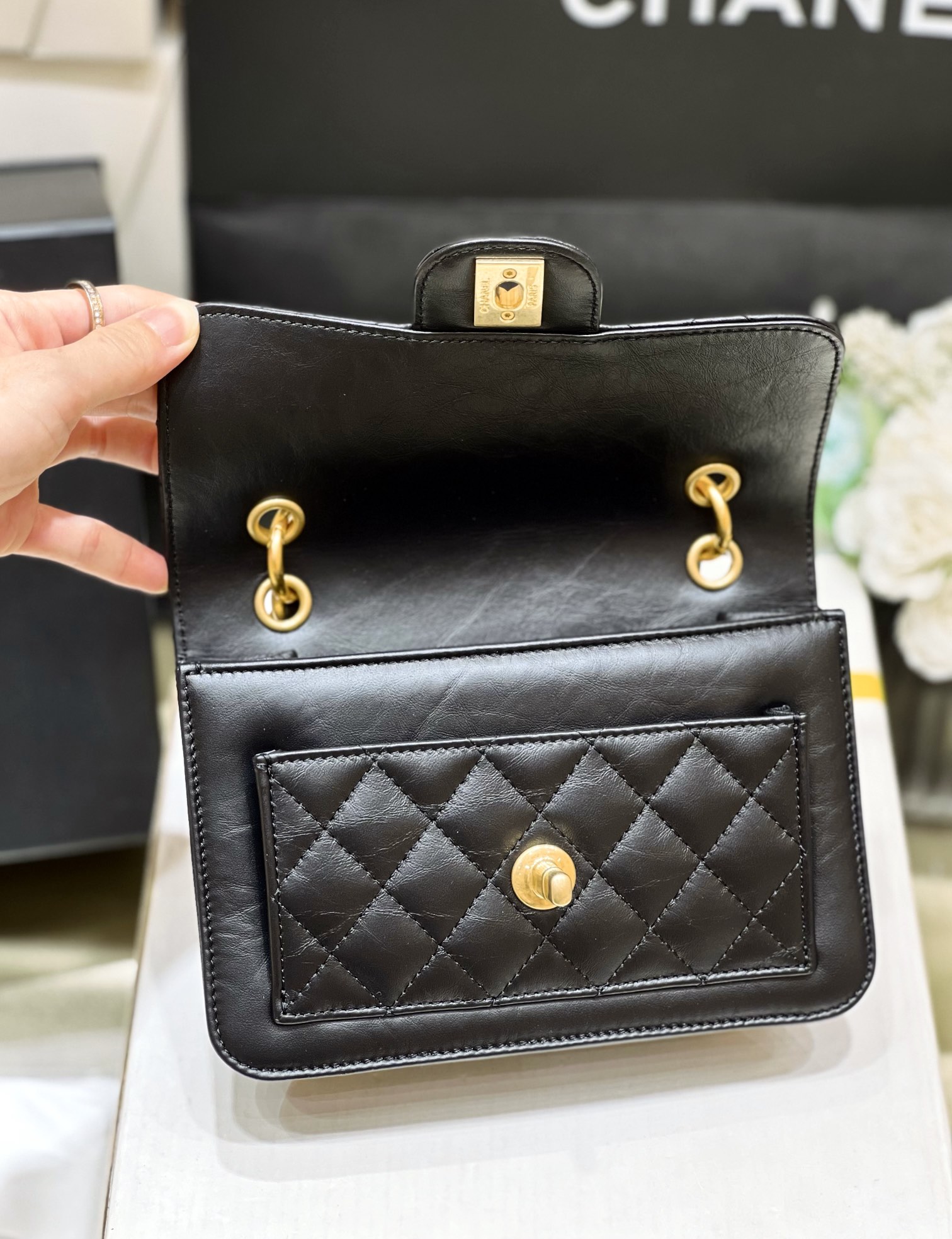 Túi Xách Chanel AP4051 Màu Đen 