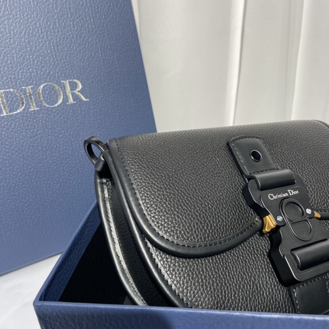 Túi Xách Nam Dior Màu Đen 9931