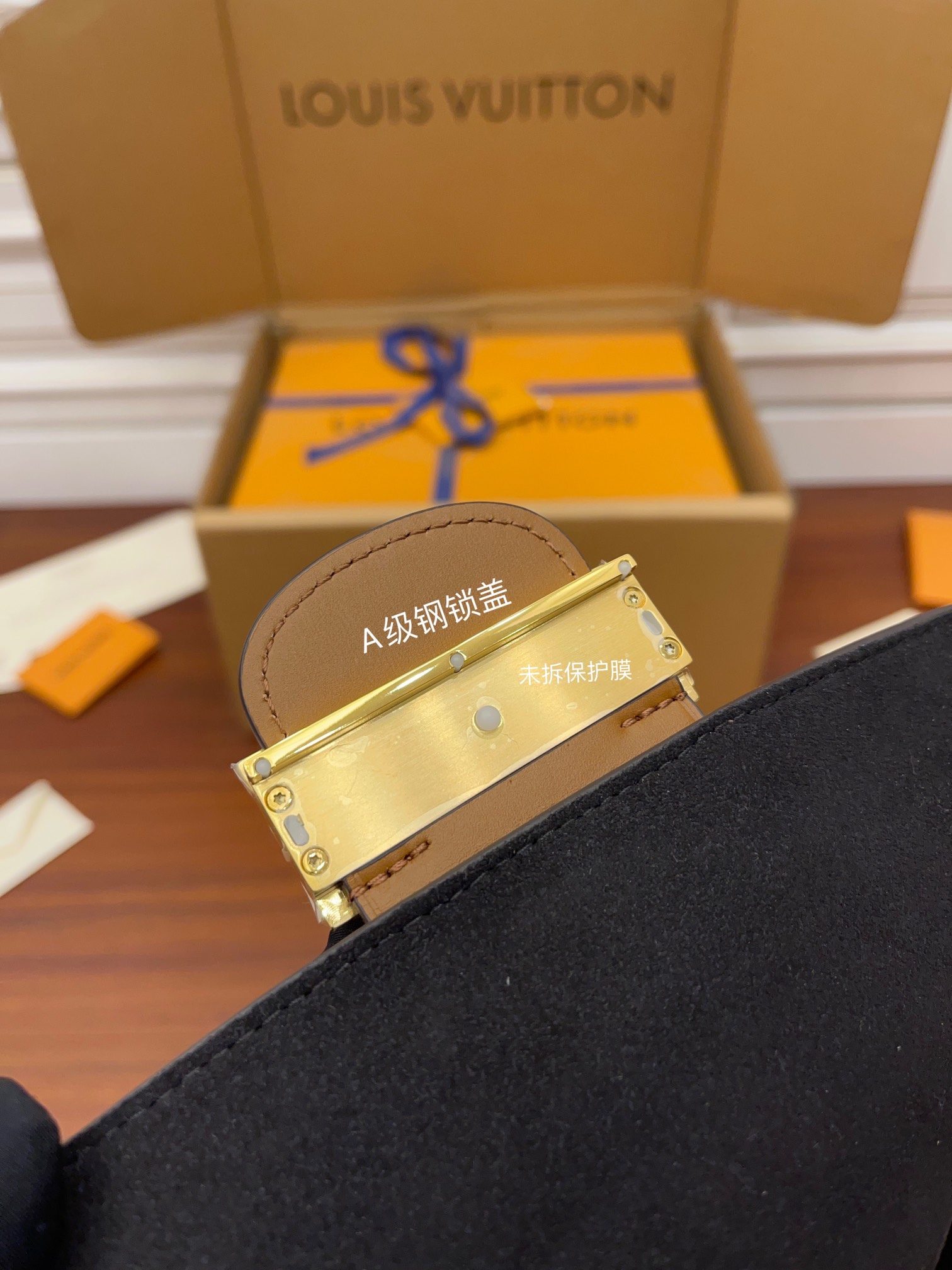Túi Đeo Chéo Nữ Louis Vuitton LV Mini Dauphine M45959 Màu Nâu Đen