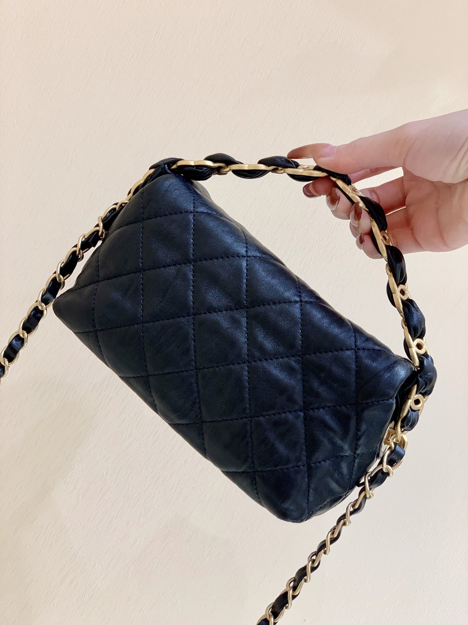 Túi Xách Chanel Small Hobo Bag Màu Đen AS2479