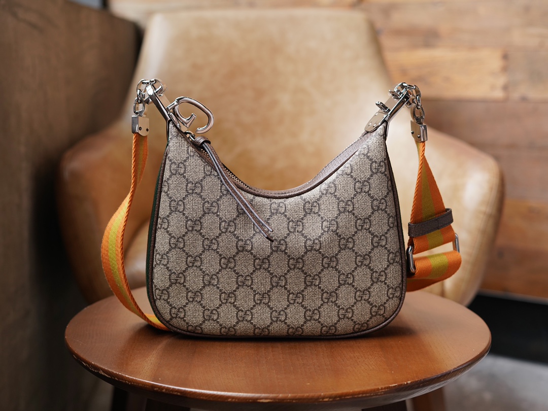 Sac à épaule Gucci Attache petite taille 699409 (logo) 