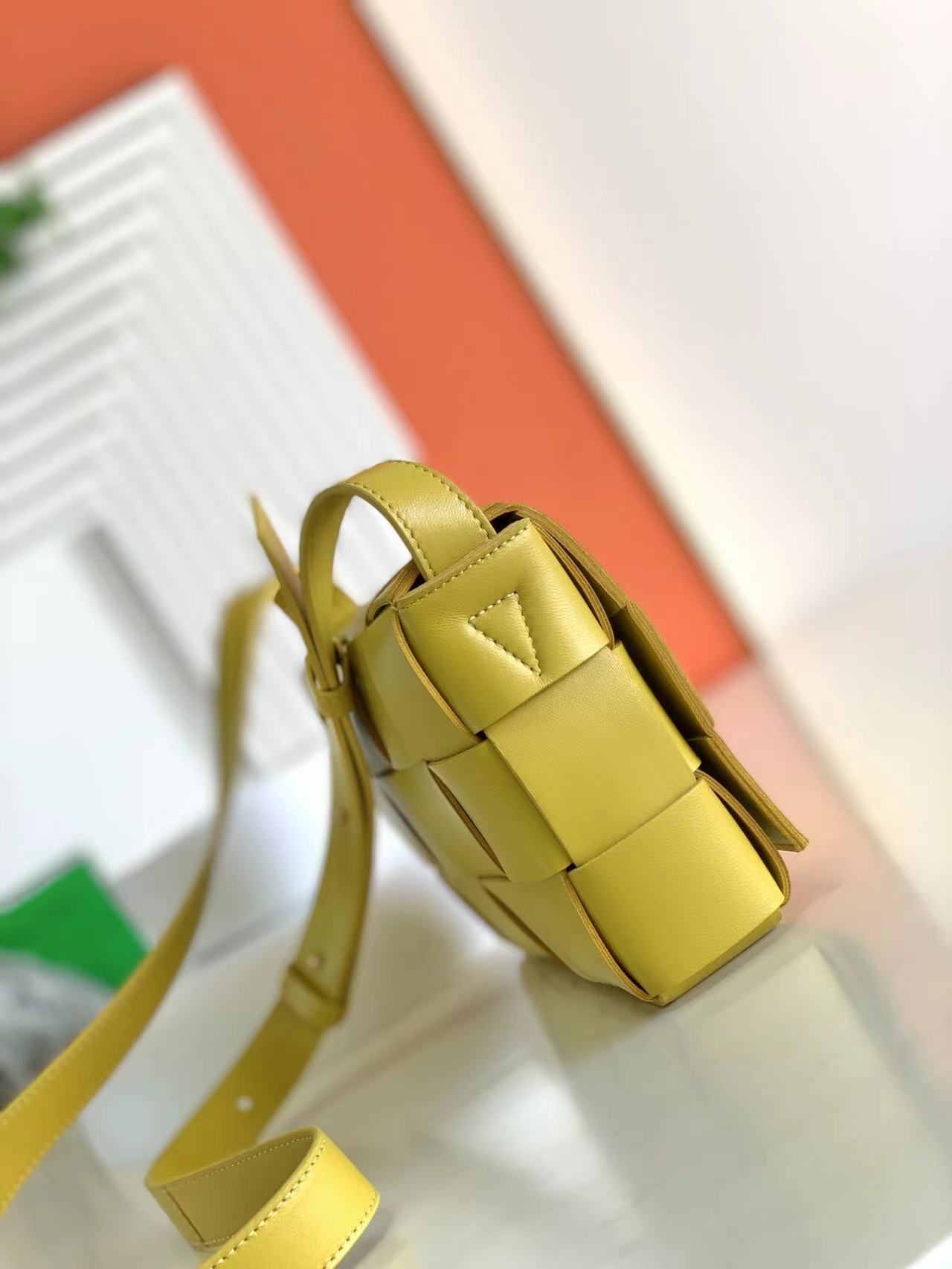 Bottega Veneta Cassette Màu vàng 