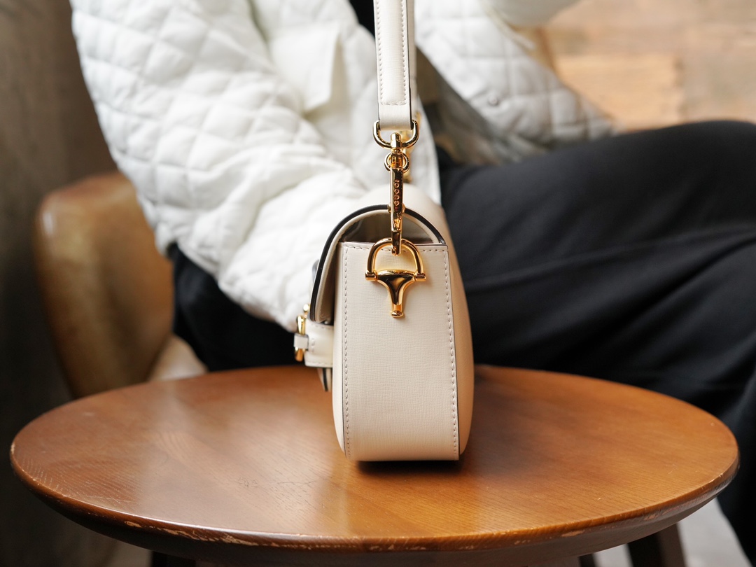 Sac à épaule Gucci Horsebit 1955 petite taille 735178( White) 