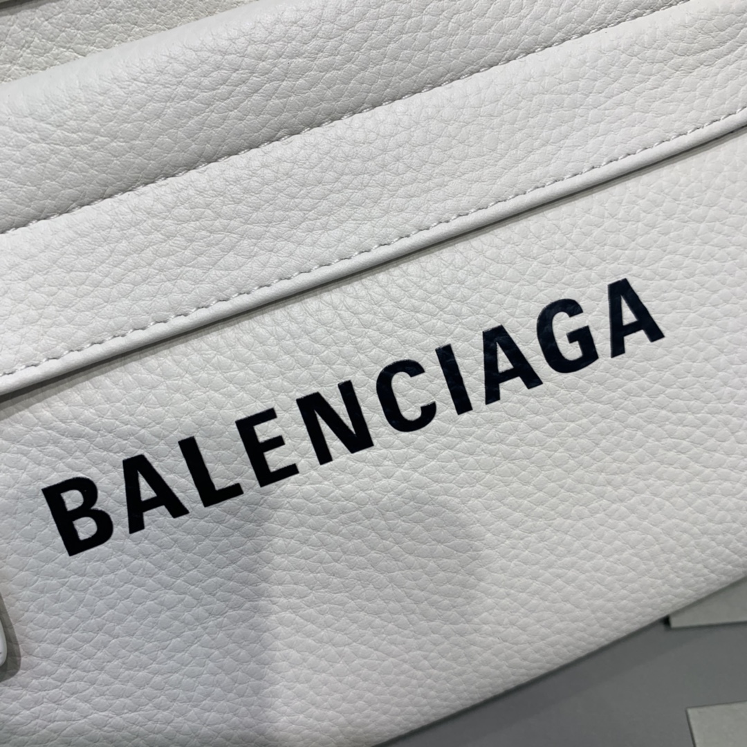 Túi đeo hông BALENCIAGA 180406480 màu trắng 