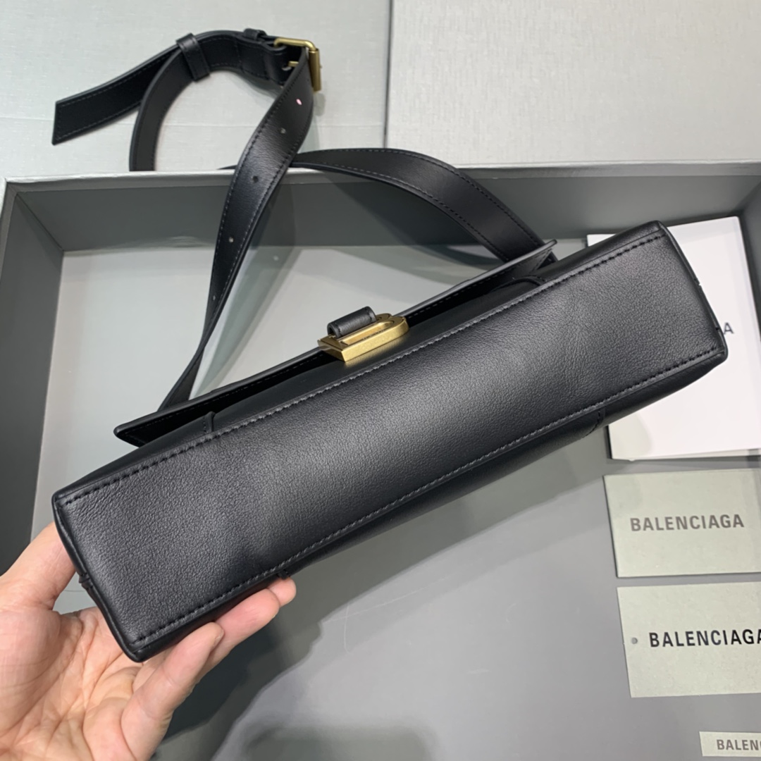 TÚI ĐEO NỮ BALENCIAGA 180609 MÀU ĐEN 