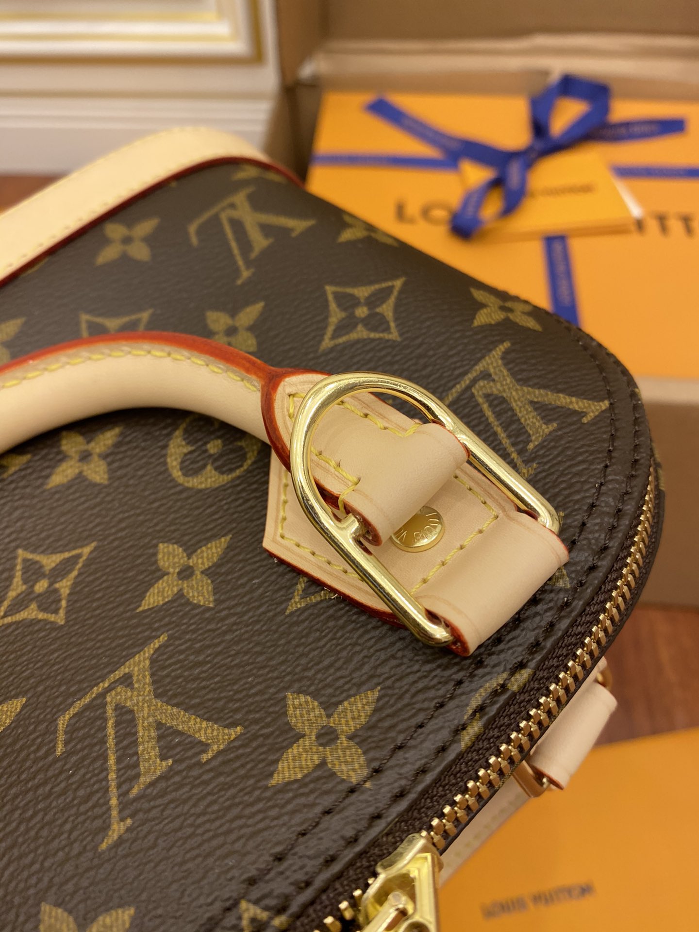 Túi Xách Nữ Louis Vuitton LV Alma BB Bag M53152 Màu Nâu Đen