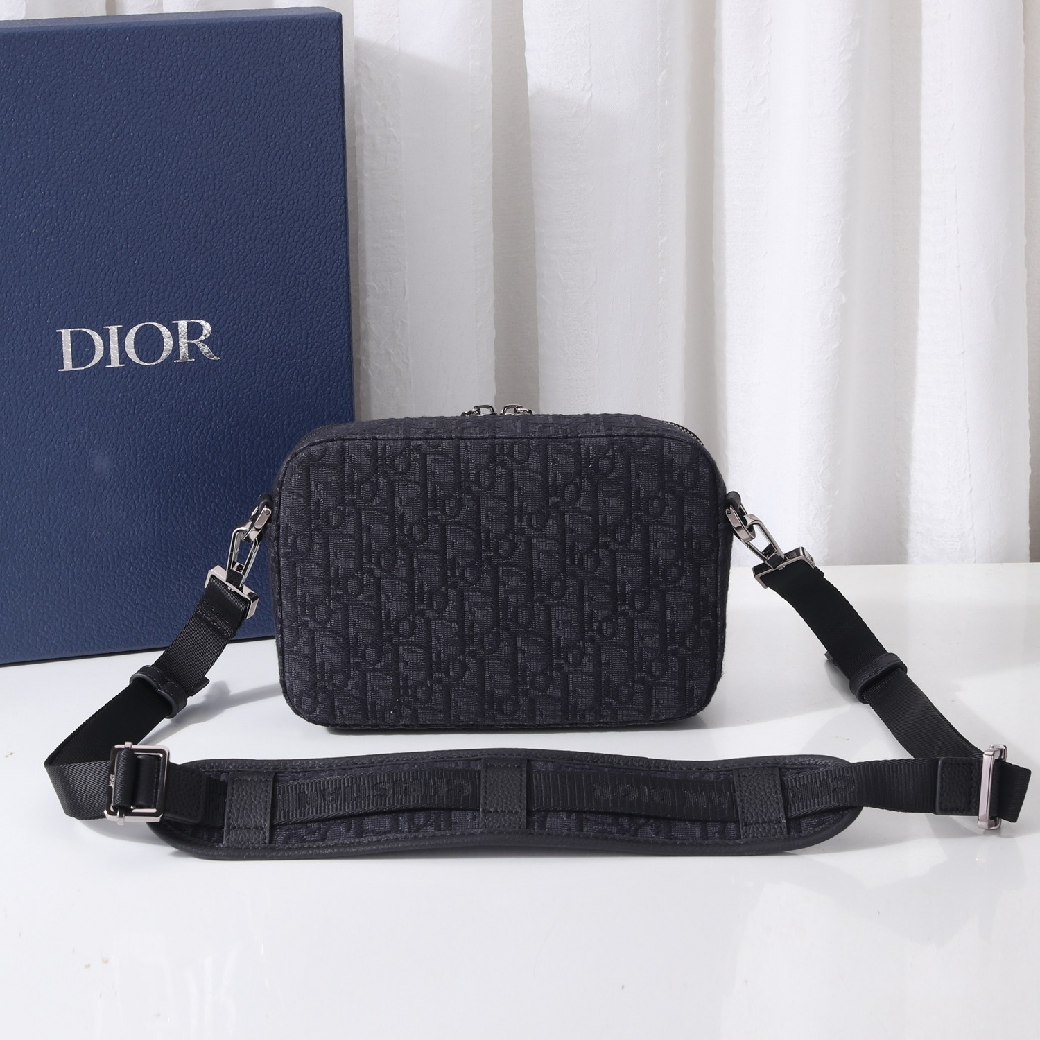 Túi Xách Nam Dior Safari Màu Đen 9854
