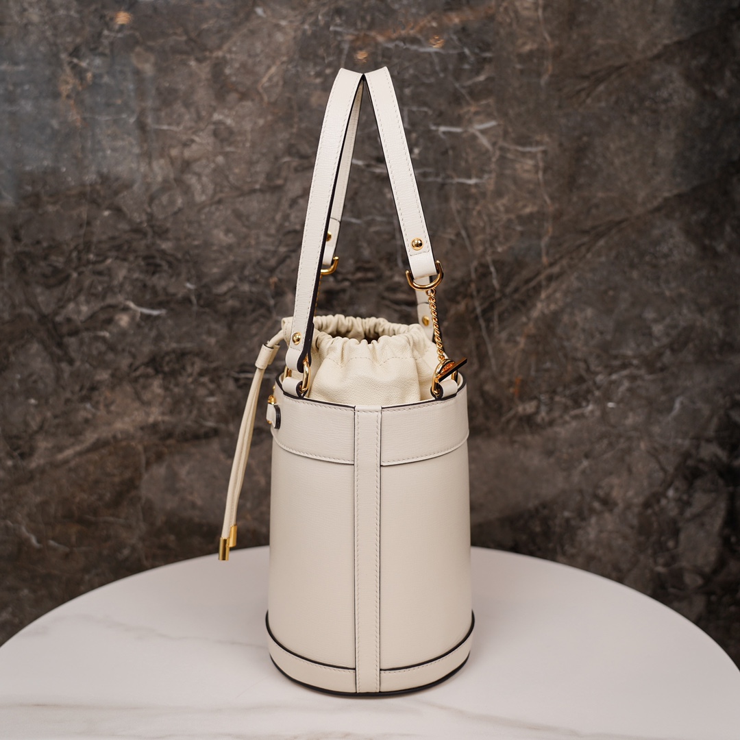 GG Supreme 637115 (White) 