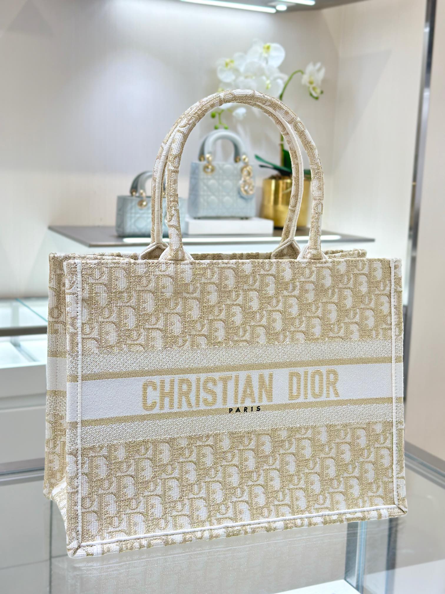 Túi xách Dior tote màu trắng 36 