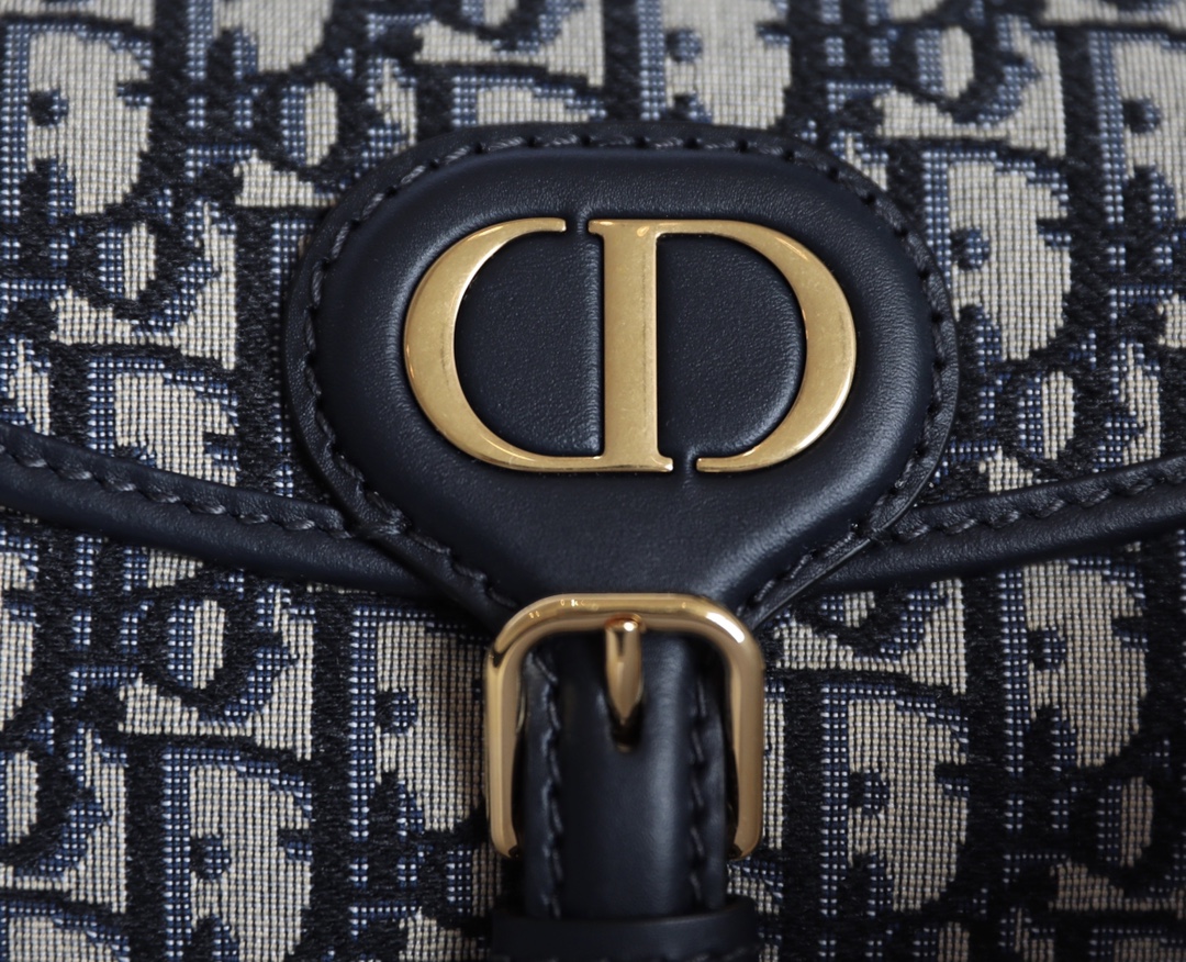 TÚI DIOR BOBBY MINI