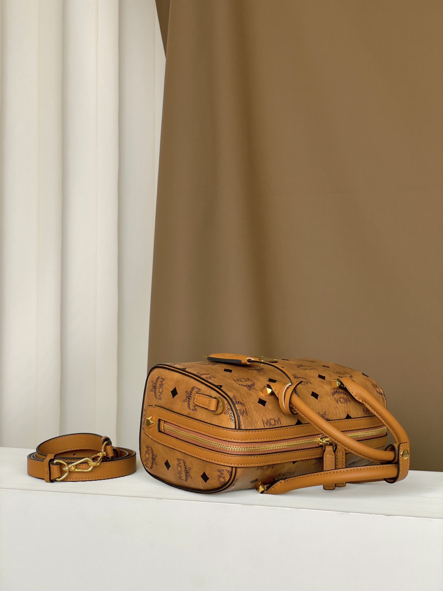 MCM AREN VISETOS 03CO001 (BROWN)