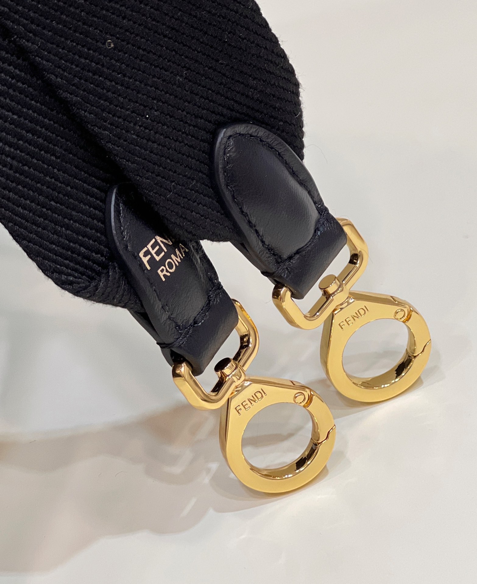 TÚI XÁCH NỮ FENDI 304S
