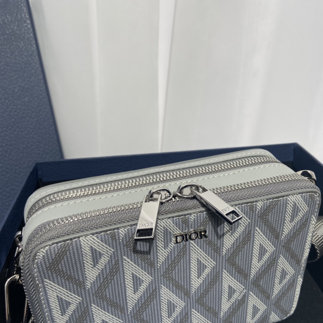Túi Đeo Chéo Nam Dior Diamond Màu Xám 9921