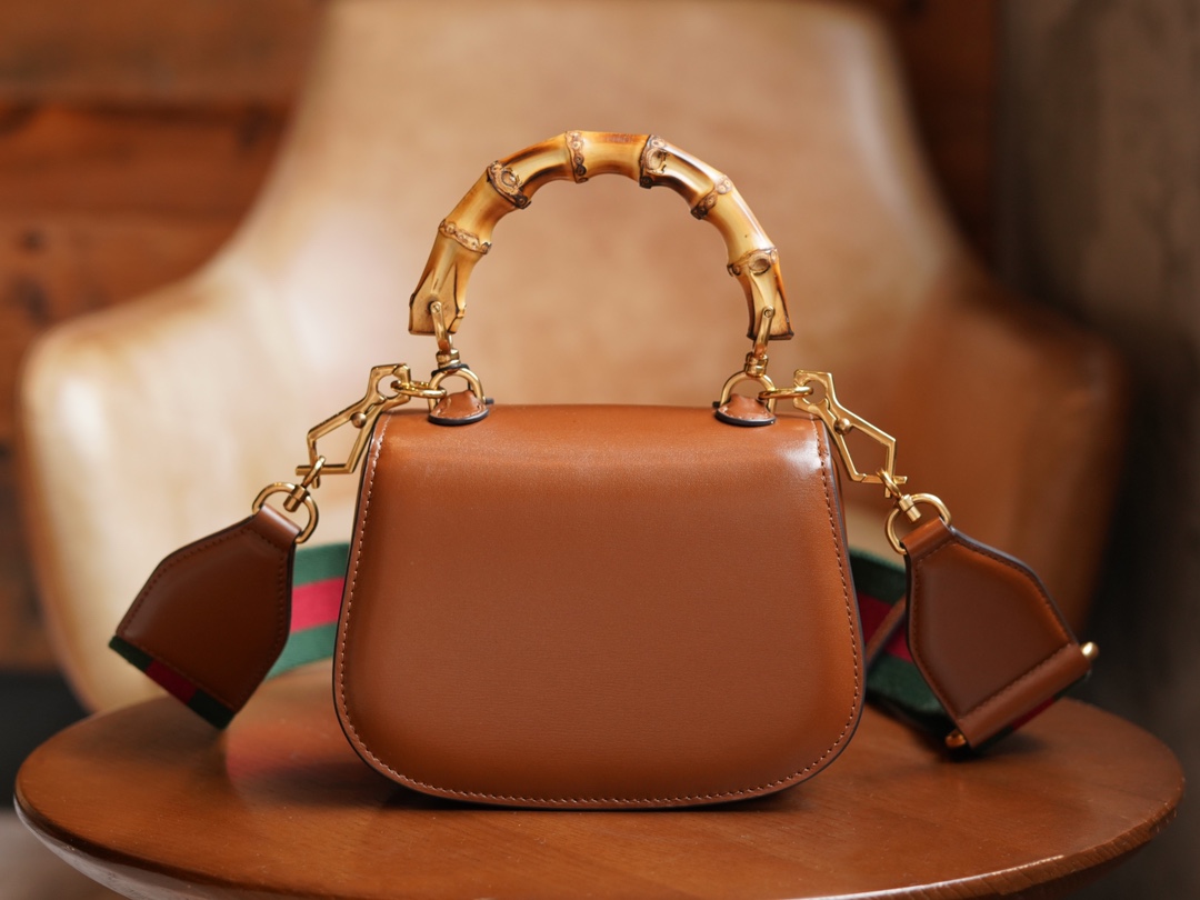 Túi Xách Nữ Gucci Bamboo 1947 686864 Màu Nâu