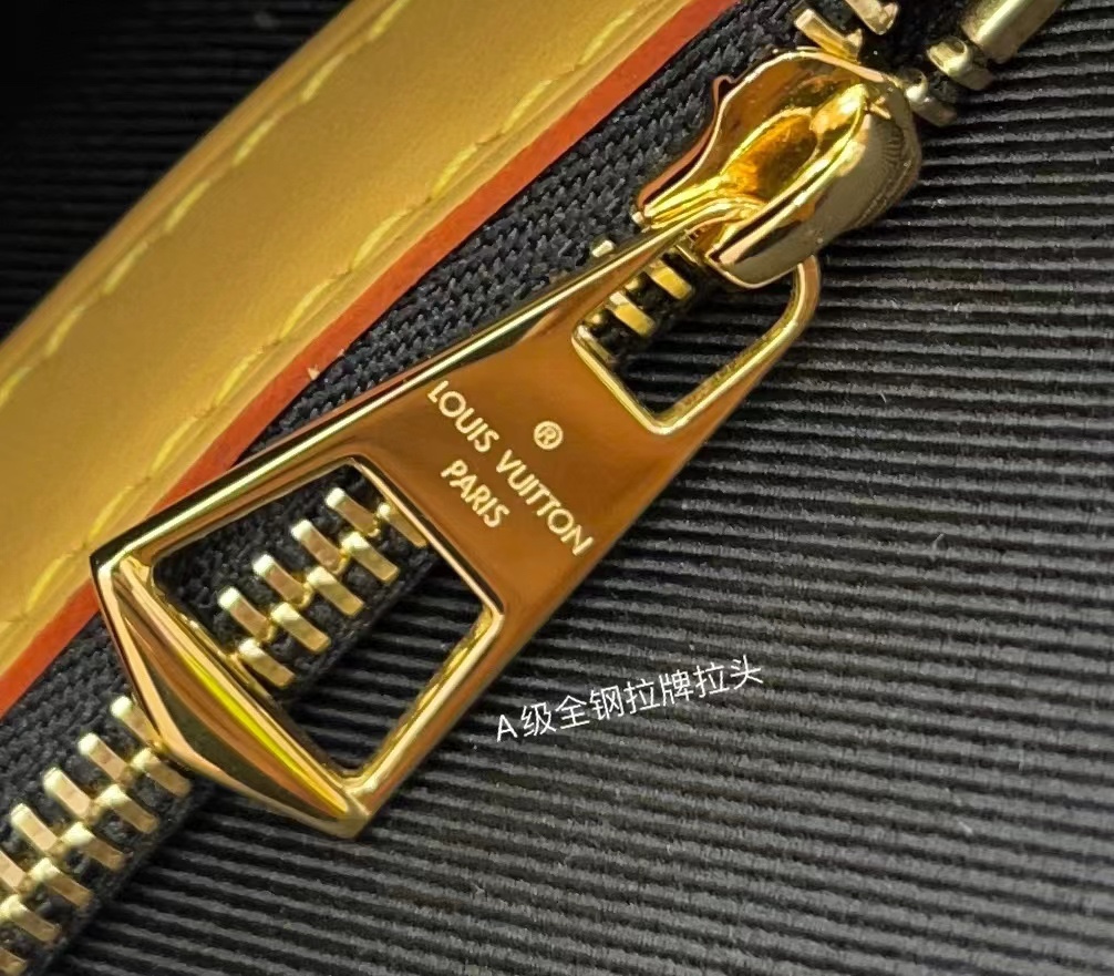 Túi Đeo Chéo Nữ Louis Vuitton LV Diane M45985 Màu Nâu