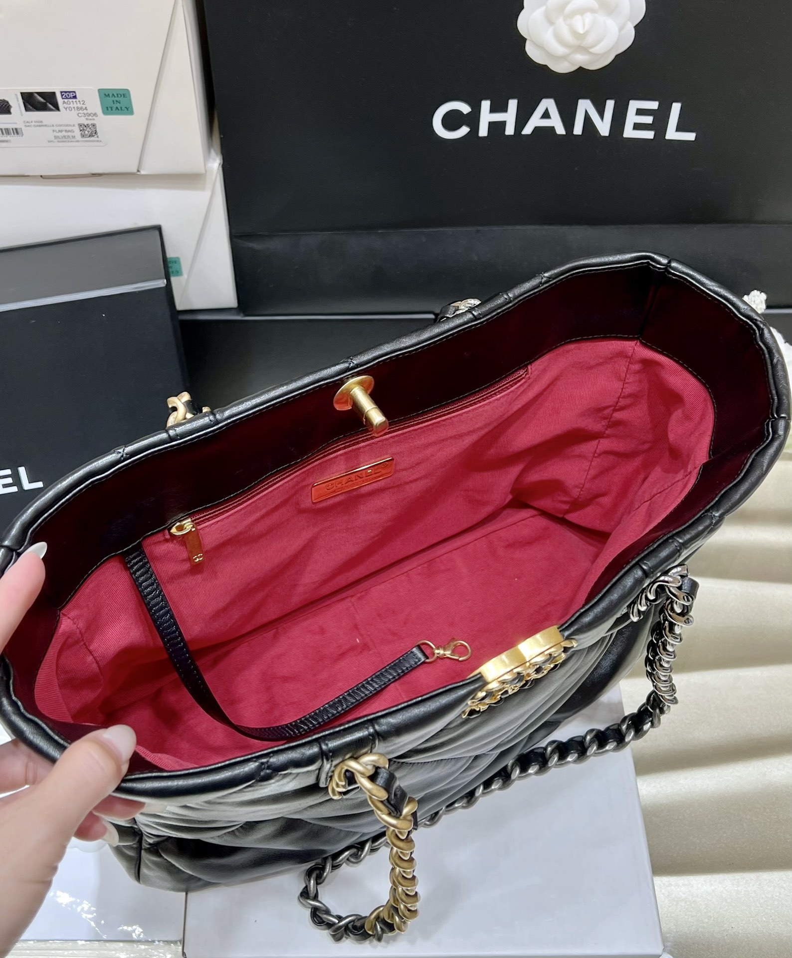 Túi Xách Chanel Shopping Bag AS3660 Màu Đen 