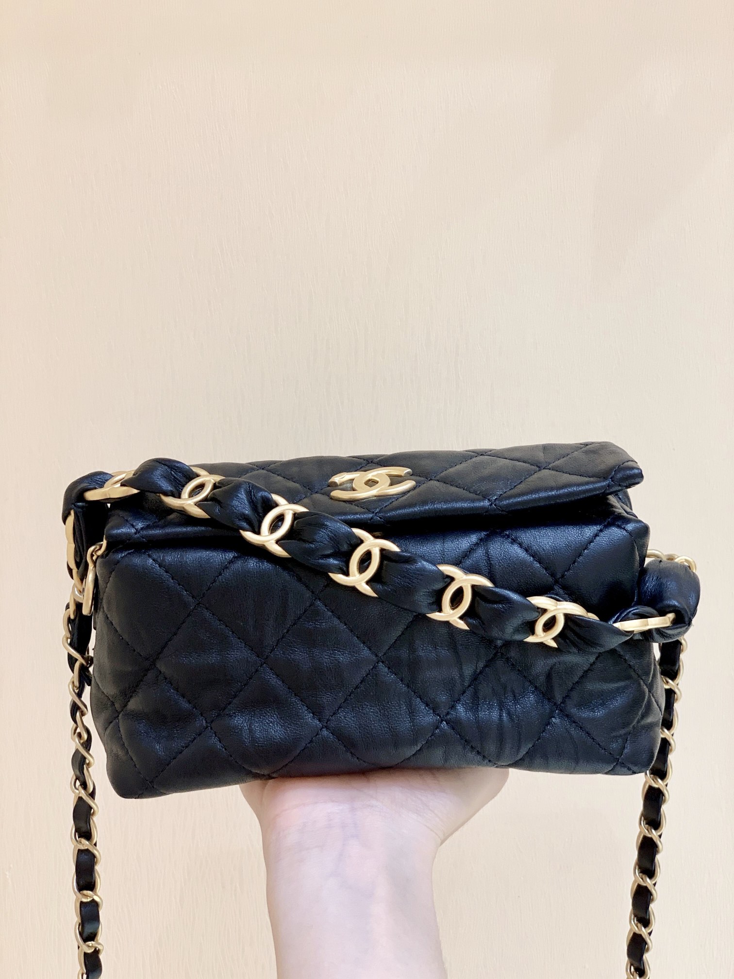Túi Xách Chanel Small Hobo Bag Màu Đen AS2479