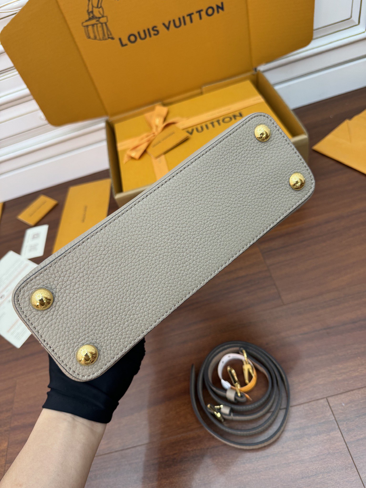 Túi xách Sac Capucines BB m94634
