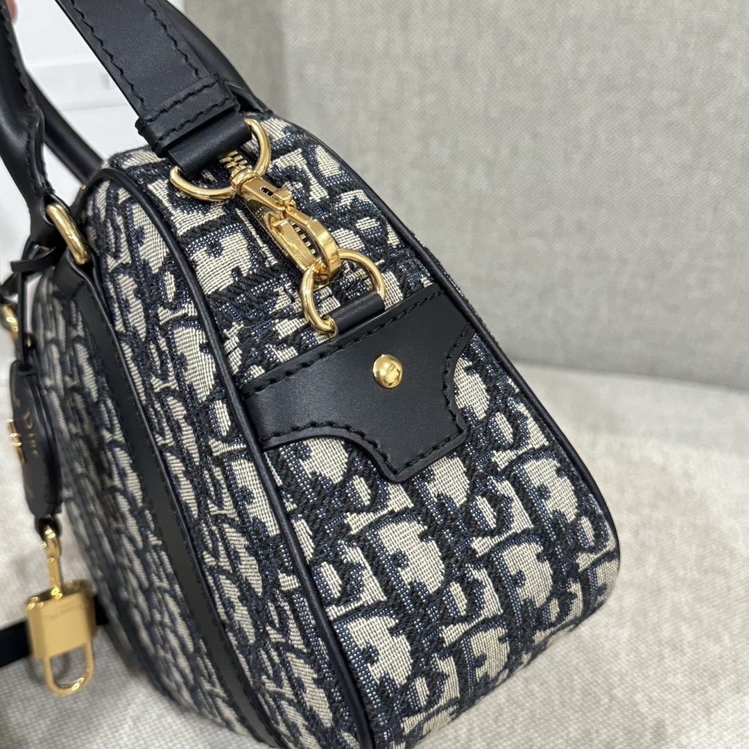 Túi xách Dior Vibe Nữ 